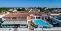 Hôtel Restaurant le Grand Large - Face à la Plage - Ile de Ré - Strand