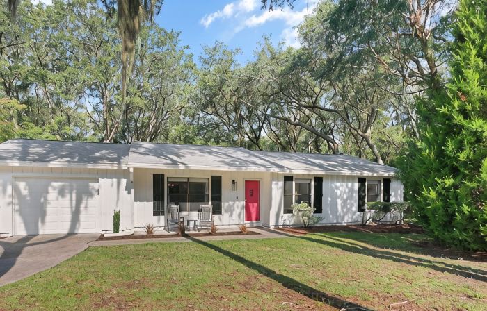 Golf Cart, Fire Pit! 5 Mins to Beach/DT! 4Br/2 Kings! Fam Friendly!