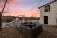 LuxHistoric Retreat, Whiskey Room, Mins to DT - Boutique