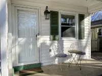 Leesburg Hideaway- King Bed + Private Backyard - Wifi