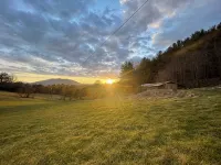 Farmhouse with Amazing Views, Enjoy the Peacefulness of Living on a Farm - 2-Star