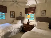 Walk to town Cozy Cottage - 3-Star