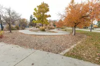 NEW Cozy Renovated Townhome | 25 min to Denver - WiFi