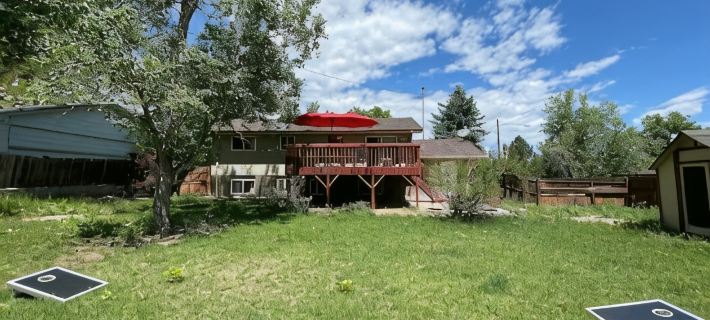 Cheerful 4 Bedroom Home - Back Yard/Game Room! Hotels in Centennial