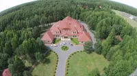 Hotel - Dworek Tryumf - parking