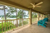 Beautiful, Private Lake House with Double Dock - Wifi