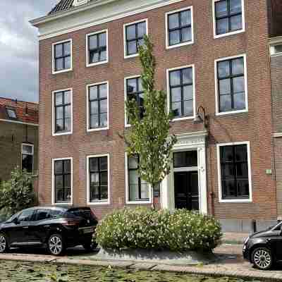 Canal house ground floor in historic center Gouda Hotel Exterior