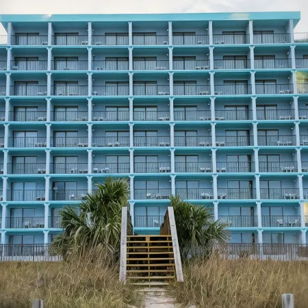 Tropical Seas Hotel