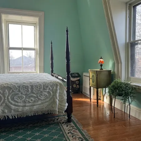 Grand Historic Downtown Suite