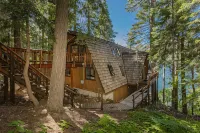 Lakefront Cabin with private pier on Donner Lake - ชาเลต์