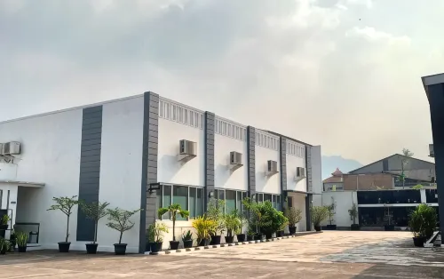 Charaka Hotel - Gym