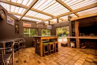 The Russel Guest House - Hostels