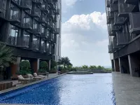 Model J Hotel BSD Carstensz - Pools