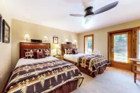 Lion Square Lodge - Airport Shuttle