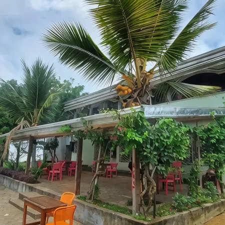 Deux-Palmes-Kribi, close to the beach (200m), comfortable and family-friendly