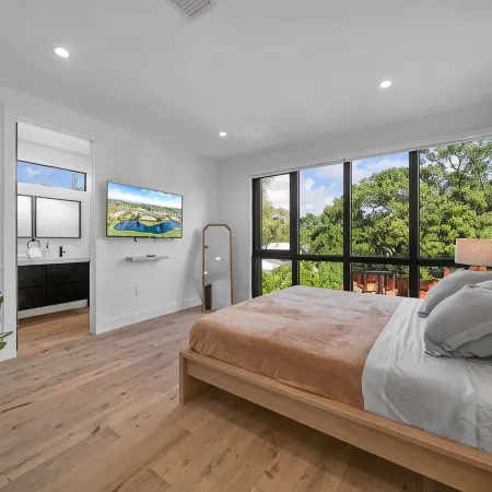 Wynwood Miami Retreat | 2 Private Pools, BBQ, 6BR & Parking