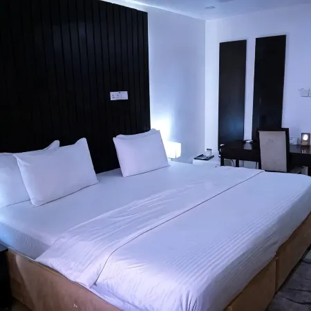 Royal Crest Hotel and Suite