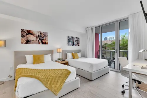 Infinite View Balcony with Gym, Pool and Near Beach - Strand