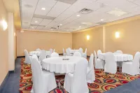 Quality Inn & Suites - فطور