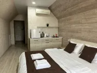 Kristina I Karina Guest House - Inns