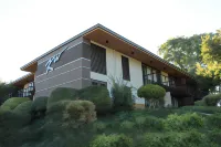 Kellogg West Conference Center and Hotel Các khách sạn gần Palomares Park Community Center