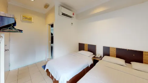 Hotel Traveller