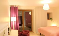 Le Jardin des 4M - Chalet-Gîte Hotels in Bourg-Argental