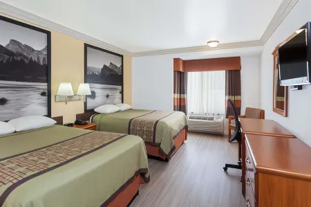 Super 8 by Wyndham Santa Clarita/Valencia