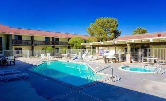 Heritage Inn & Suites Ridgecrest - China Lake