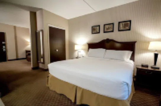 ฮอลิเดย์ อินน์ เอ็กซ์เพรส เมนเทอร์ แบงเควท เซ็นเตอร์ บาย ไอเอชจี