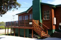 Cedar Cottages Blackmans Bay Hotels in Grove
