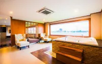 Romantic Khon Kaen Hotel