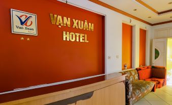 OYO 437 Van Xuan Hotel