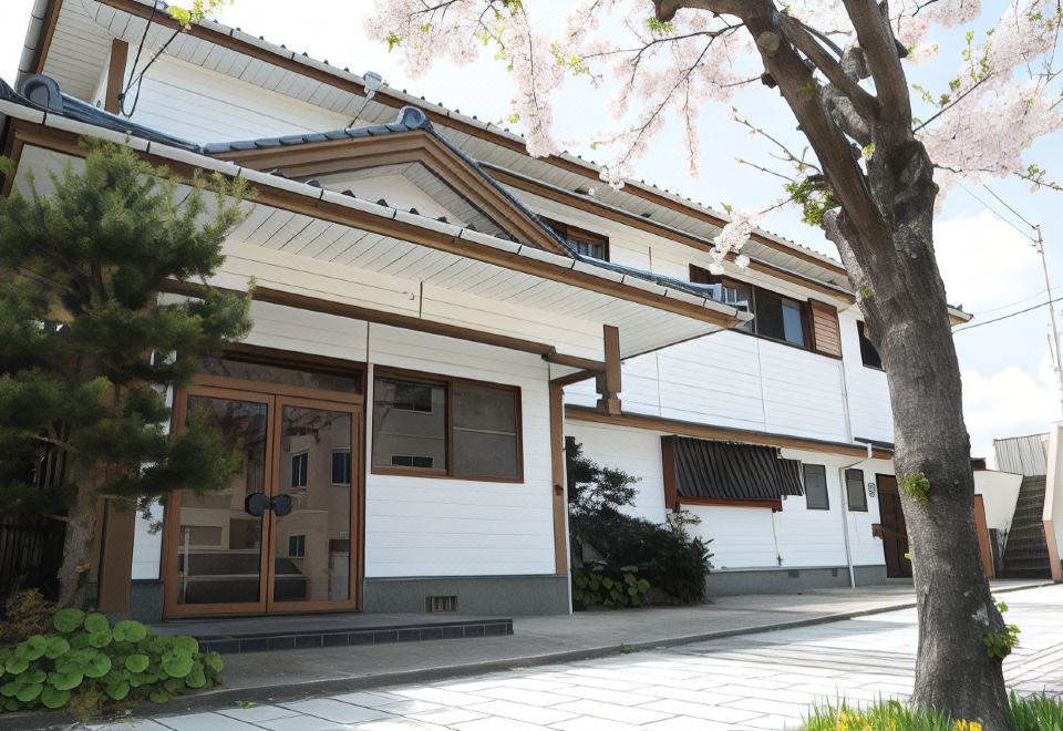 2. 리버사이드 호텔..