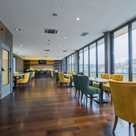 Abba Hotel Отели рядом с достопримечательностью «Парк Кошутняк»