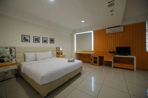 High Point Surabaya Hotels in Wonocolo