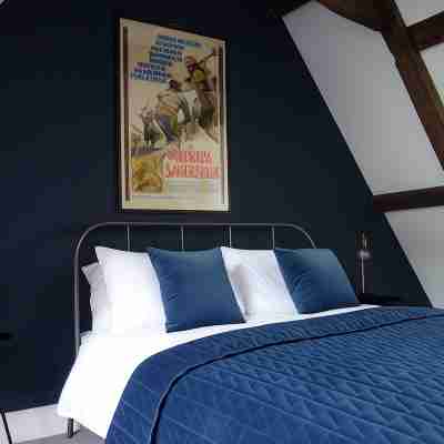 Grade II Listed Flint Cottage Sleeps 4 Rooms