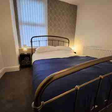 Matchday Mile House Walk to Anfield Sleeps 8 Rooms