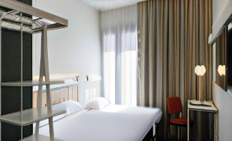 Ibis Lyon Est Meyzieu