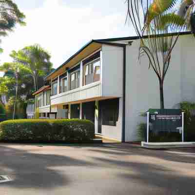 Checkers Resort Hotel Exterior