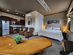 The Lodge Luxury Suites