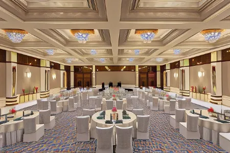 ITC Narmada, a Luxury Collection Hotel, Ahmedabad Отели рядом с достопримечательностью «Индиан Институт оф Менеджмент Ахмедабад»