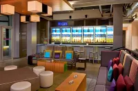 Aloft Vaughan Mills - bar