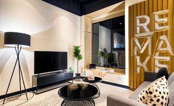 Downtown Designer Apartments by Uliv