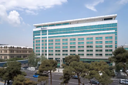 Radisson Hotel Baku Отели рядом с достопримечательностью «Музей им. Низами Гянджеви»