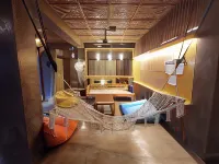 Hang Loose Hostel