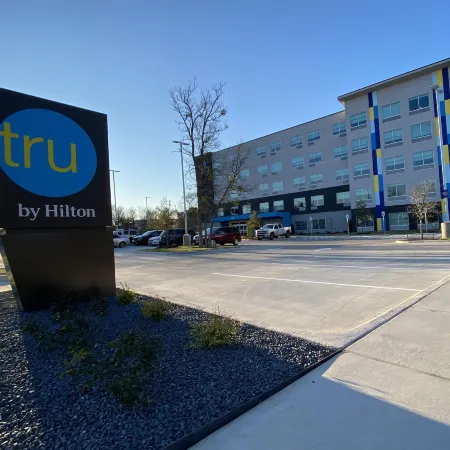 Tru by Hilton Austin Airport
