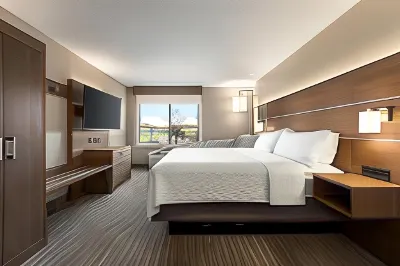 Holiday Inn Express & Suites Anniston/Oxford Hotels near Choccolocco Park