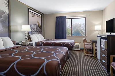 Super 8 by Wyndham Humboldt