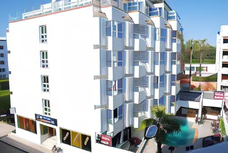New Farah Hotel